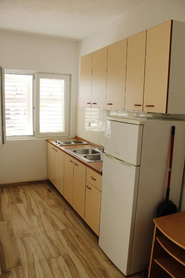 Apartmani Ljubo 프리모스턴 외부 사진