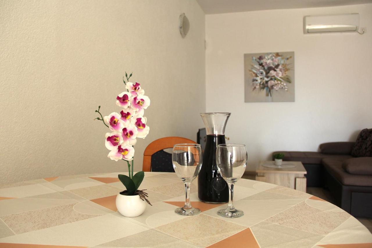 Apartmani Ljubo 프리모스턴 외부 사진