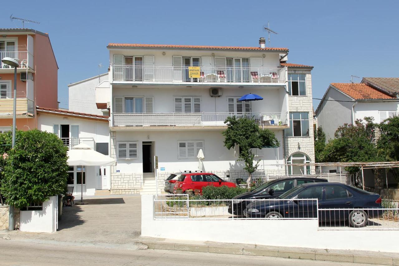 Apartmani Ljubo 프리모스턴 외부 사진