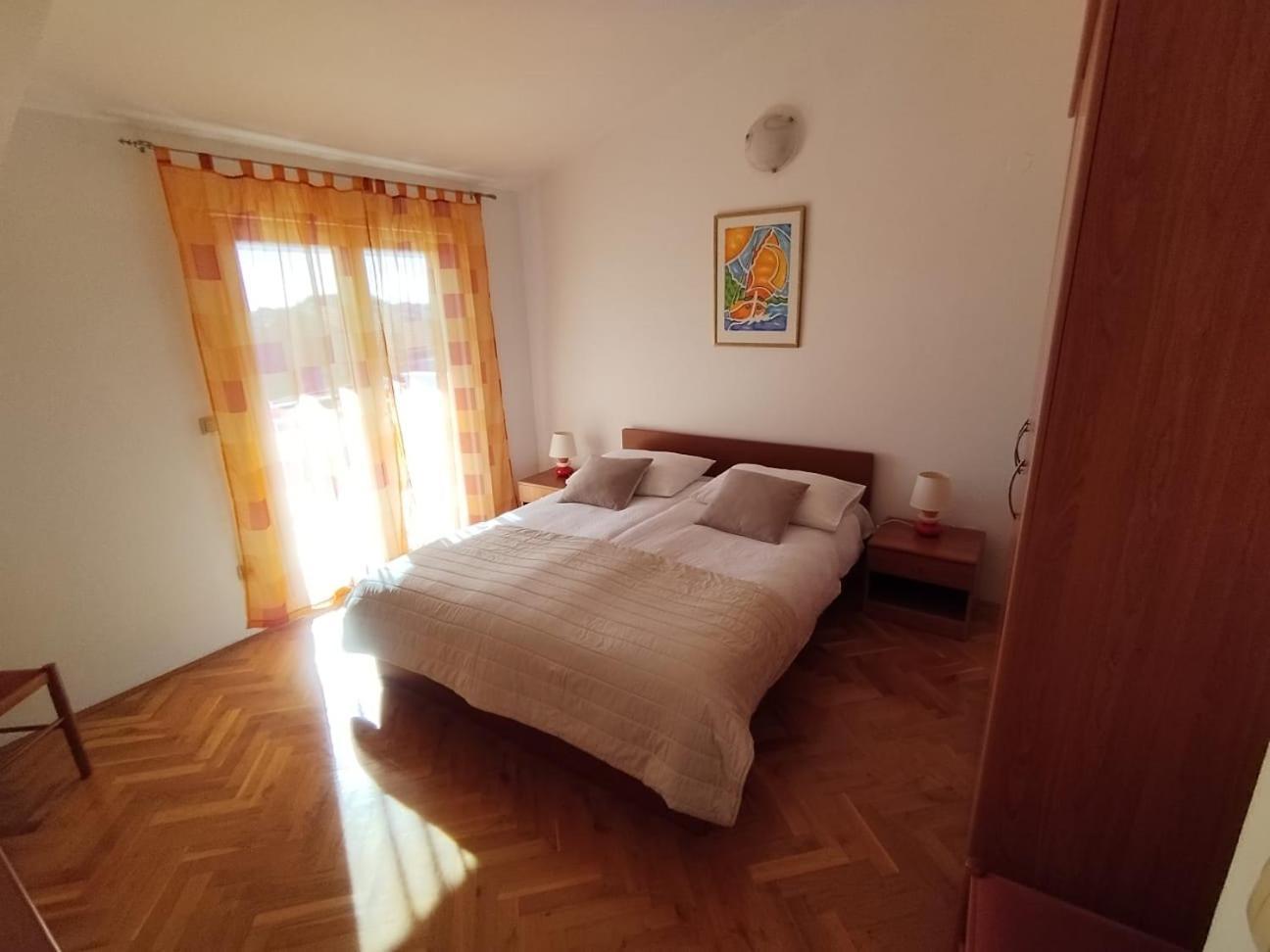 Apartmani Ljubo 프리모스턴 외부 사진