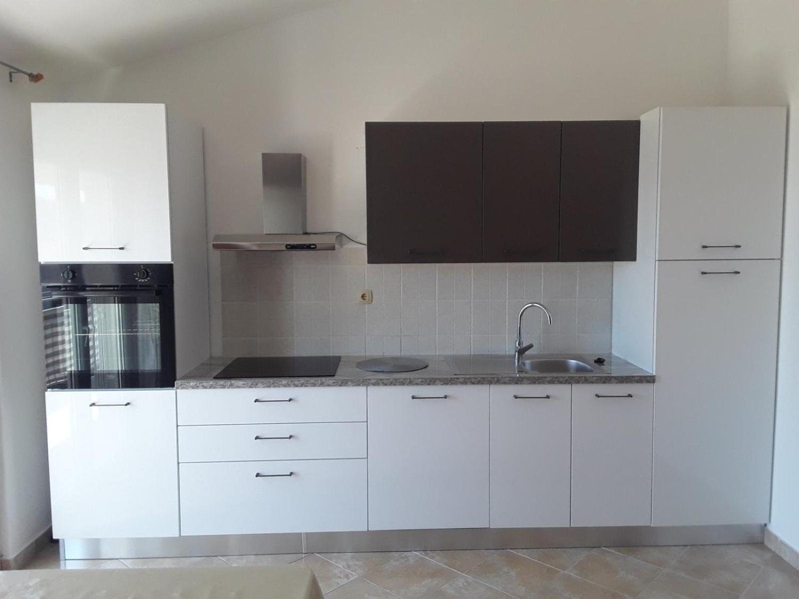 Apartmani Ljubo 프리모스턴 외부 사진