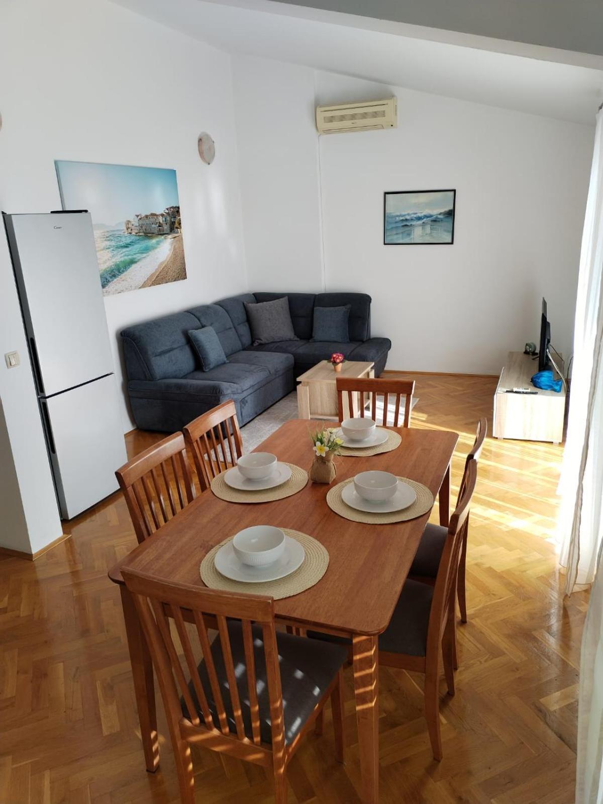Apartmani Ljubo 프리모스턴 외부 사진