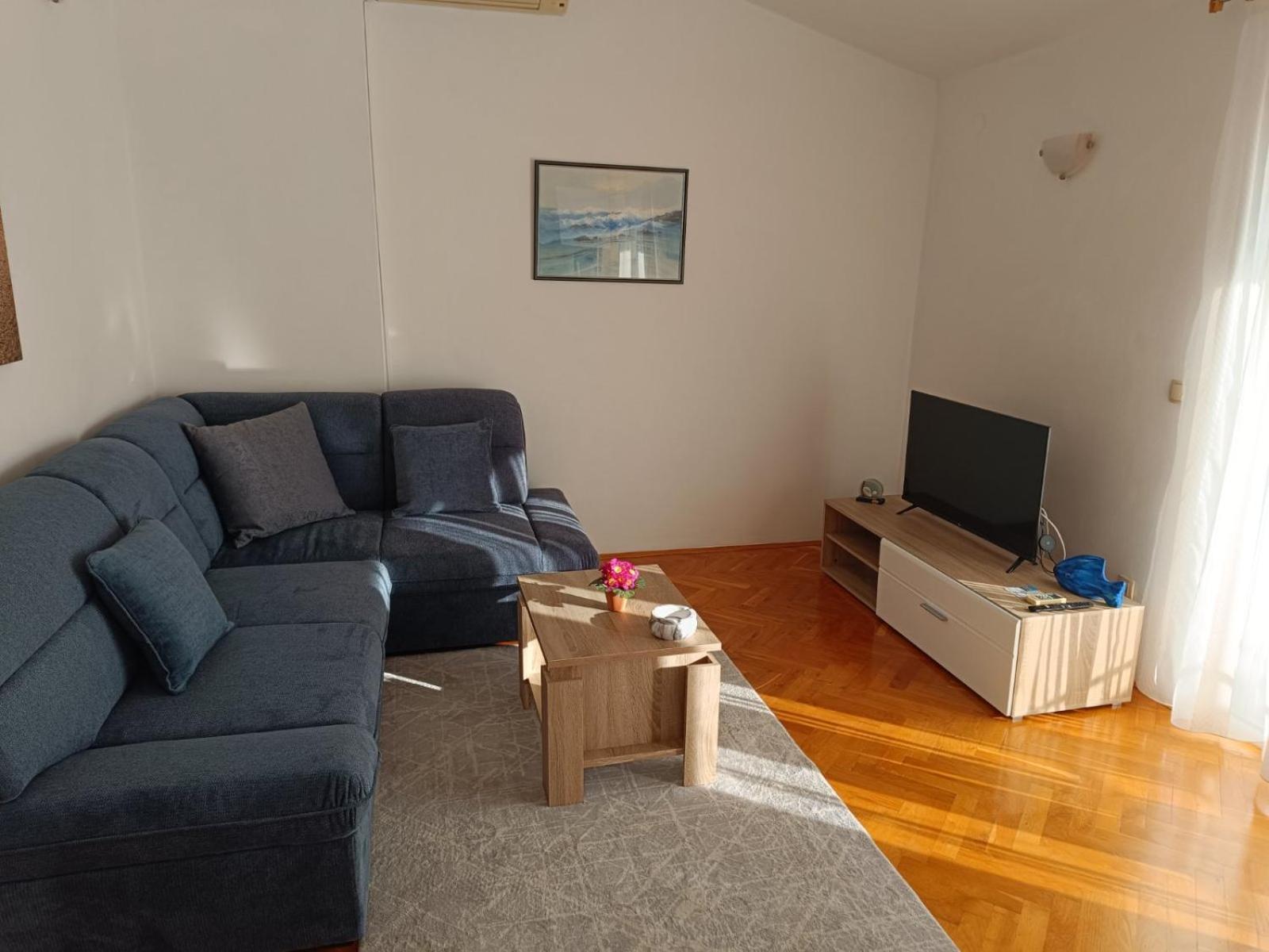 Apartmani Ljubo 프리모스턴 외부 사진