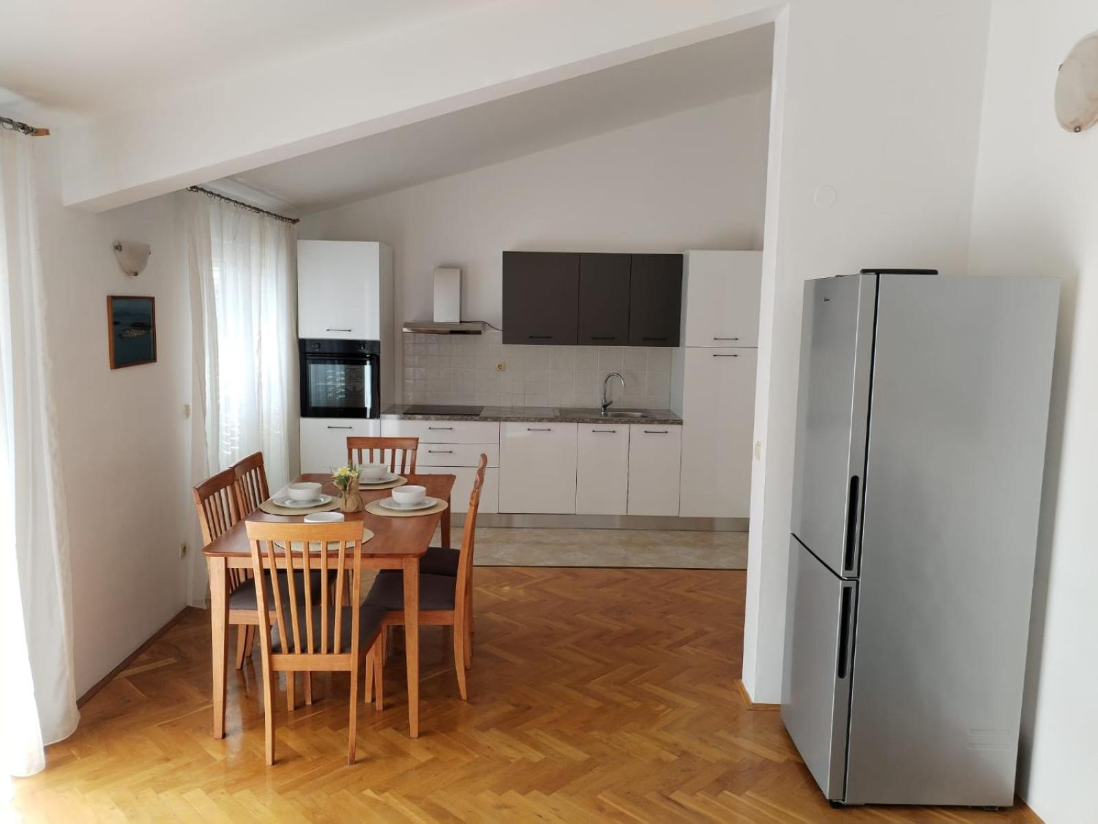 Apartmani Ljubo 프리모스턴 외부 사진