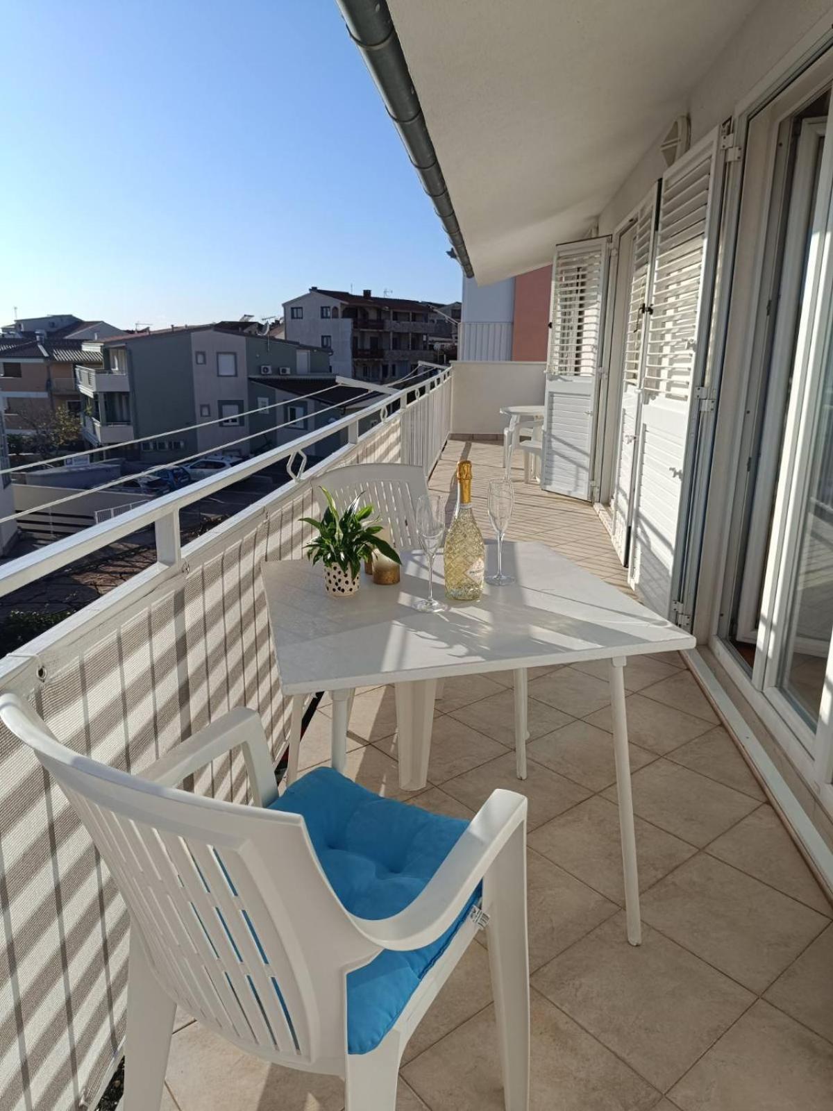 Apartmani Ljubo 프리모스턴 외부 사진