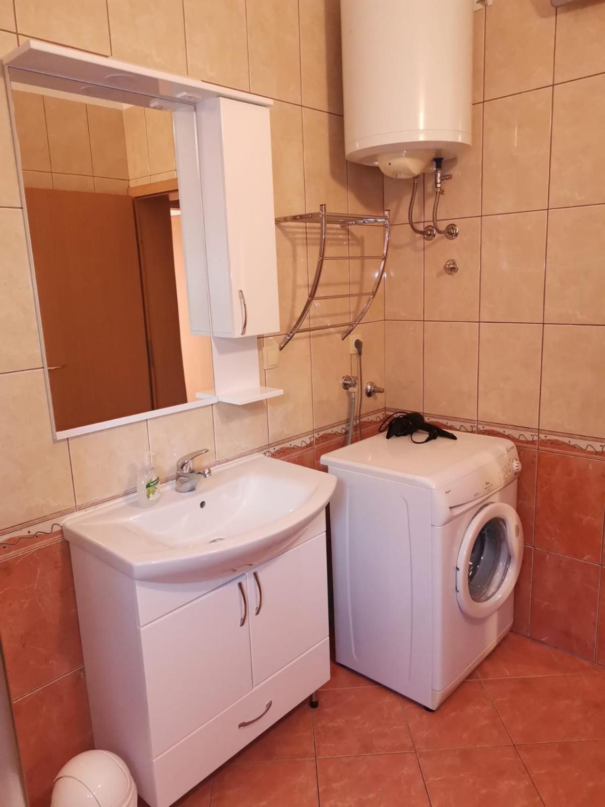 Apartmani Ljubo 프리모스턴 외부 사진